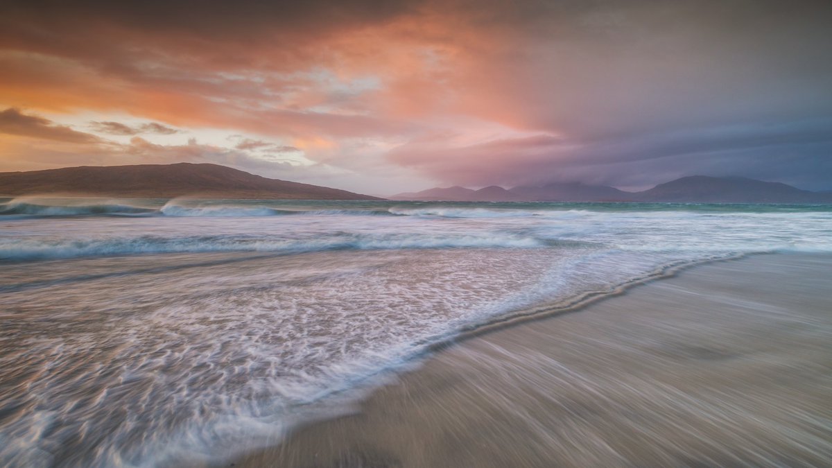 A windy evening at Luskentyre yesterday. Could barely stand up! It’s a miracle anything I took was in focus. Apple Watch warned me I was in too loud an environment. Last time it did that I was watching Taylor Swift 😅