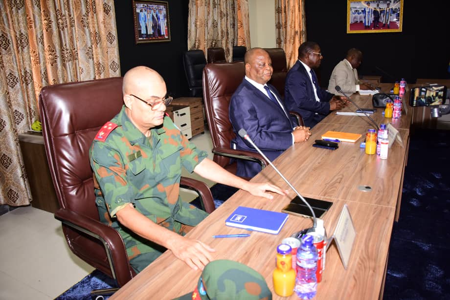 Conseil d'État RDC (@conseiletatrdc) on Twitter photo Point de la semaine du 17 au 21 février 2025_______________________________
Conseil d'État_______________________
Cette semaine, le <a href="/ConseilEtatRDC/">Conseil d'État RDC</a> a marqué un moment clé dans son fonctionnement, notamment avec la participation active de la #Première_Présidente, Madame Point de la semaine du 17 au 21 février 2025_______________________________
Conseil d'État_______________________
Cette semaine, le <a href="/ConseilEtatRDC/">Conseil d'État RDC</a> a marqué un moment clé dans son fonctionnement, notamment avec la participation active de la #Première_Présidente, Madame