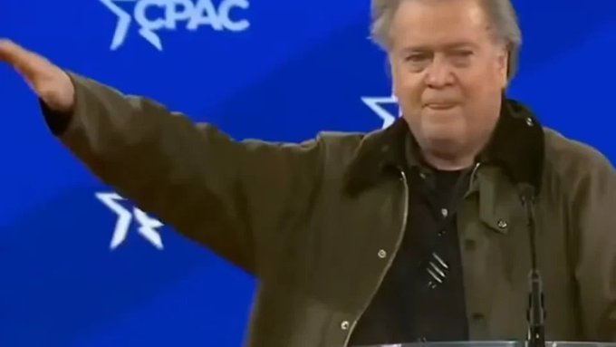 Extrema direita francesa abandona evento depois de gesto nazista de Bannon. O líder da extrema direita na França, Jordan Bardella, anunciou que está cancelando sua participação no encontro da CPAC, nos EUA. O evento reúne as principais lideranças ultraconservadoras do mundo e