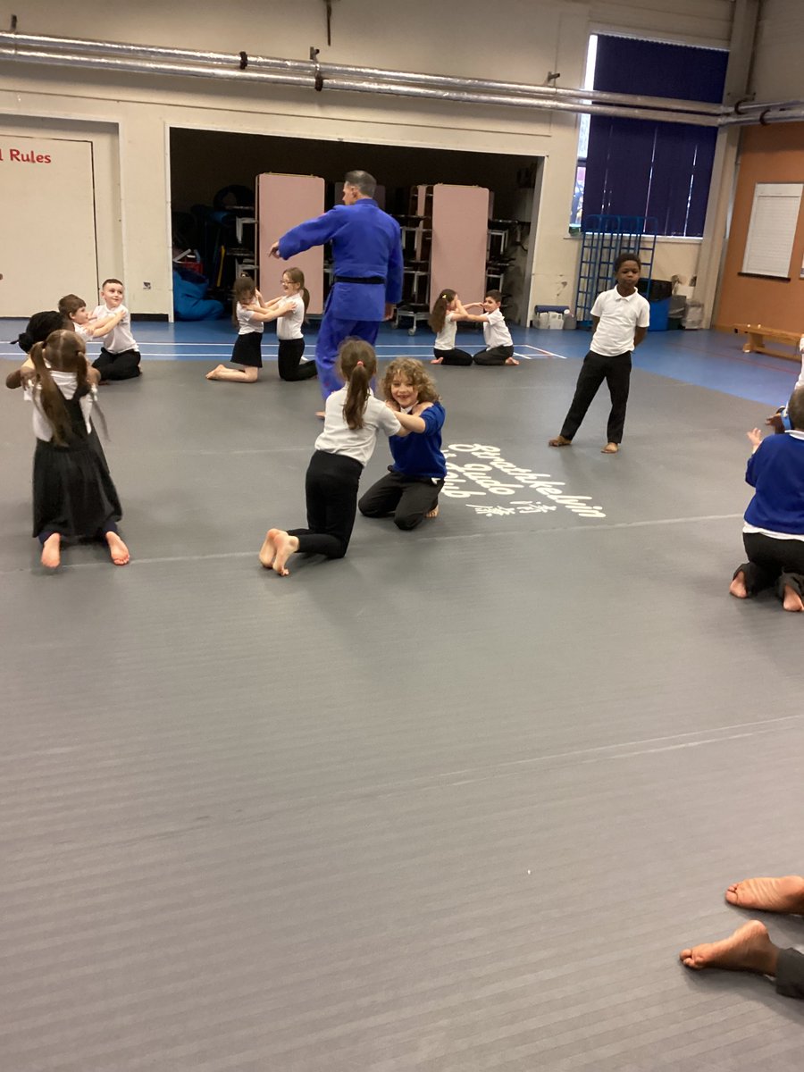 SMOSP3a's tweet photo. Great fun yesterday at our Judo taster session π₯ @SMOSPrimary @mrandersonsmos #SMOSGold https://t.co/j1VE2Z23VH