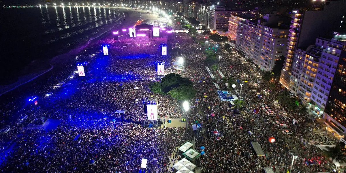 NipeLatino's tweet photo. Com Lady Gaga oficialmente confirmada na praia de Copacabana, qual artista brasileiro ela deveria convidar para subir ao palco e se apresentar para um público de mais de 3 milhões de pessoas? https://t.co/DyxVbEbyuh