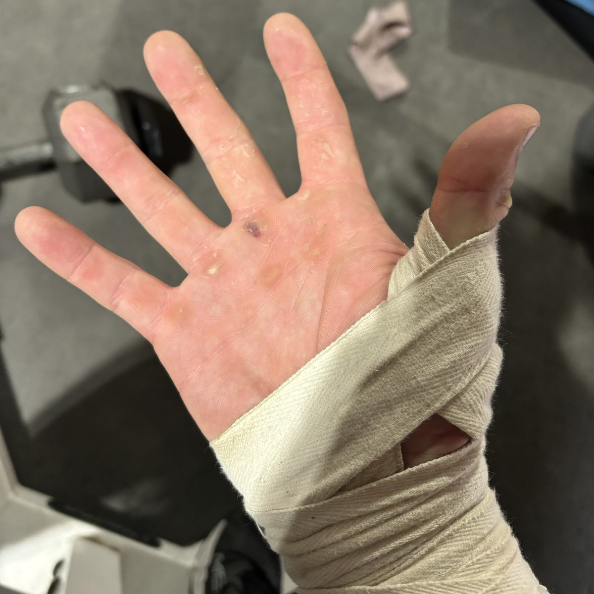 josh_arendall's tweet image. Weight training pays off. 

hudl.com/v/2RLg4u