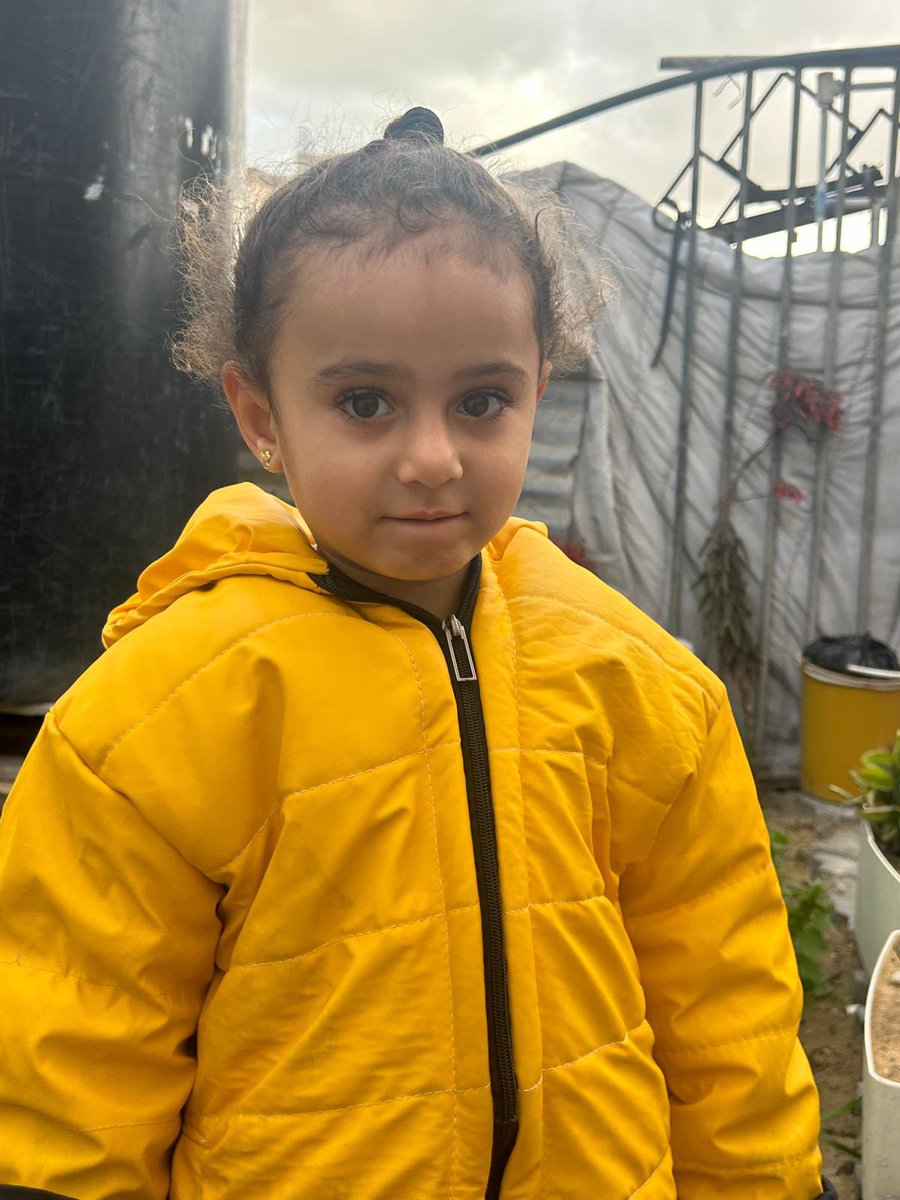 Tinshasi1's tweet image. Rahaf still needs your support. 
Please know that your support means everything to us during the daily struggle and suffering we face after losing everything and living in a tent

gofund.me/db117389 
Please donate show some support to give us hope for a normal life one day!