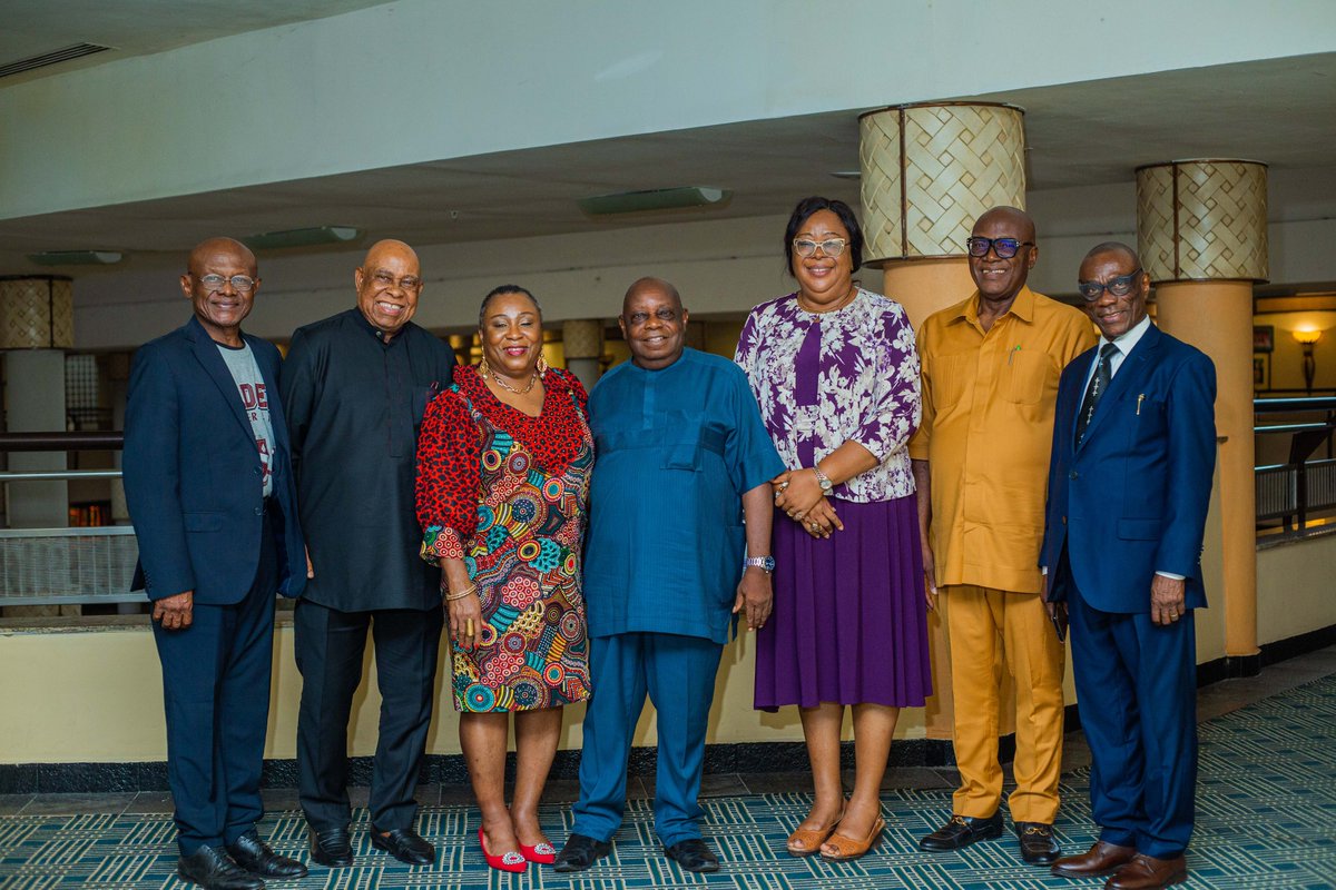 Amadeus University tweet media