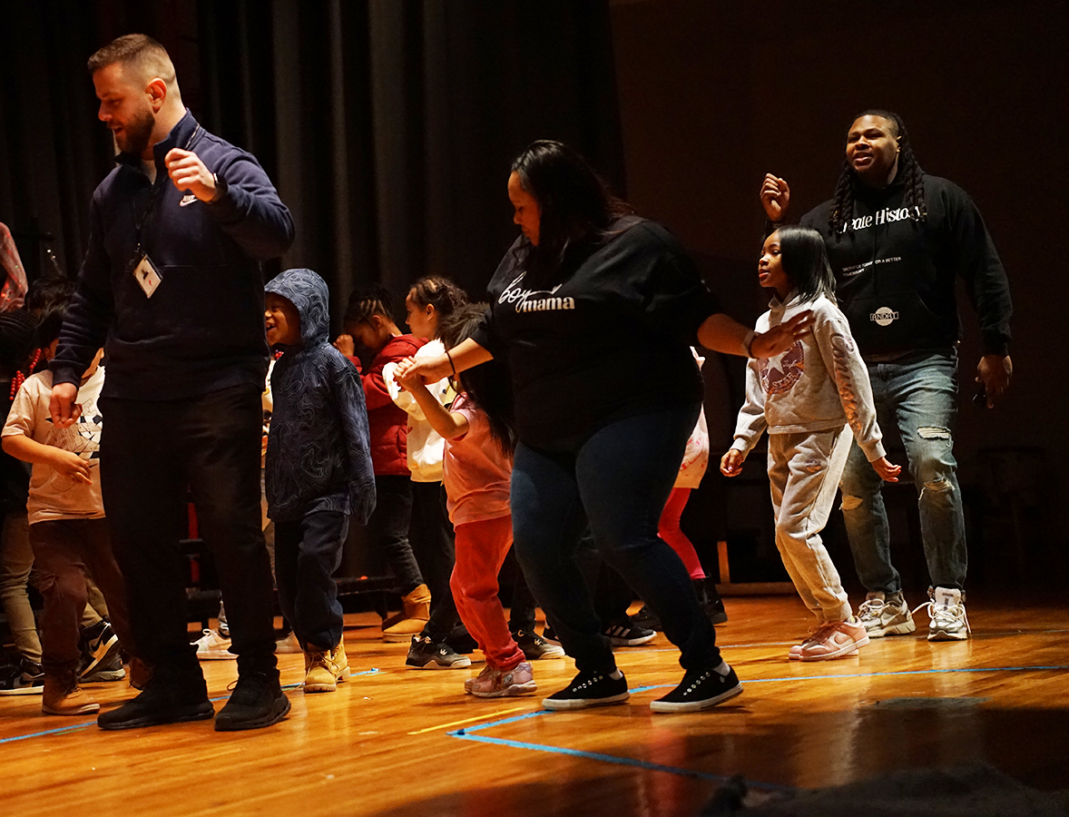 Thank you to Devantae Butler —an inspirational speaker — and his team from Reaching New Dreams &amp; Recognizing Talents, who led our students through an assembly filled with astute advice, dancing, art, and plenty of fun! shorturl.at/0f1m7