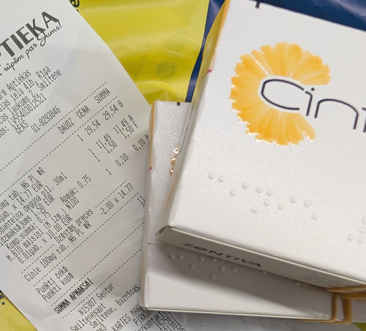 Iveta_Gutane's tweet image. Kad pats piedzīvo, tad notici! Janvārī vēl pirku pa teju 27€! Šodien viena kastīte populārākās migrēnas zāles LV 14,77€ mēnessapt.! 😌Es pie kases neticēju un pārjautāju.. Jā, @H_AbuMeri ir labs veselības ministrs, nav jāmaina! 💐👌