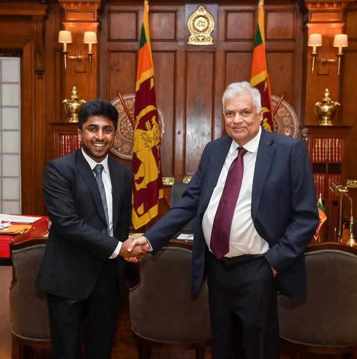 AKD100Days_'s tweet photo. තරුණසේවා මිලියන 188 අවභාවිතා කරලා ඡන්දයට හොර දේශපාලකයෝ ප්‍රමෝට් කරන්න. අම්පාරේ වීරසිංහ පදනම එක්කත් එකතුවෙලා. වව්චර් චෙක්කරන්න වෙලාවක් නොදී අන්තිම මොහොතේ එවලා පොඩි නිලධාරීන් බයට අත්සන් කරලා. එහෙම නොකරපු අය ඵලවලා. ඔඩිට් කරන එකාව ඒකෙම මුදල් ��ධ්‍යක්ෂ කරලා. හොඳට ගසාකාලා සක්කිලි.🤬 https://t.co/3CxpMnsXAj