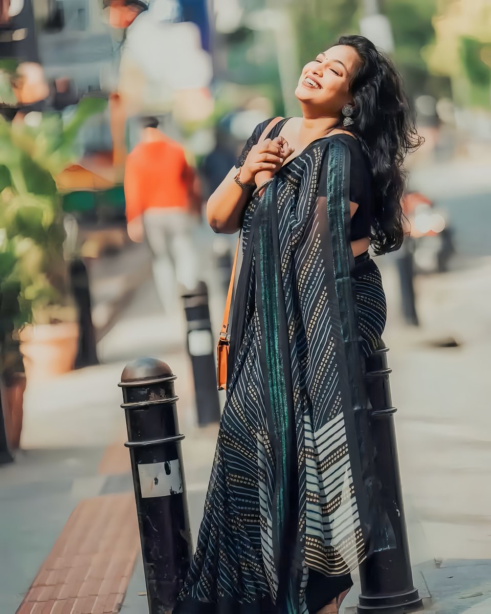 Lust___Stories's tweet photo. Saree vibe. 🫰💞
#indian #saree #chudai #bhabie https://t.co/AAXBrBmM43