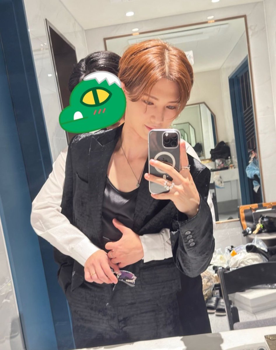 emmy ⛧ tweet media