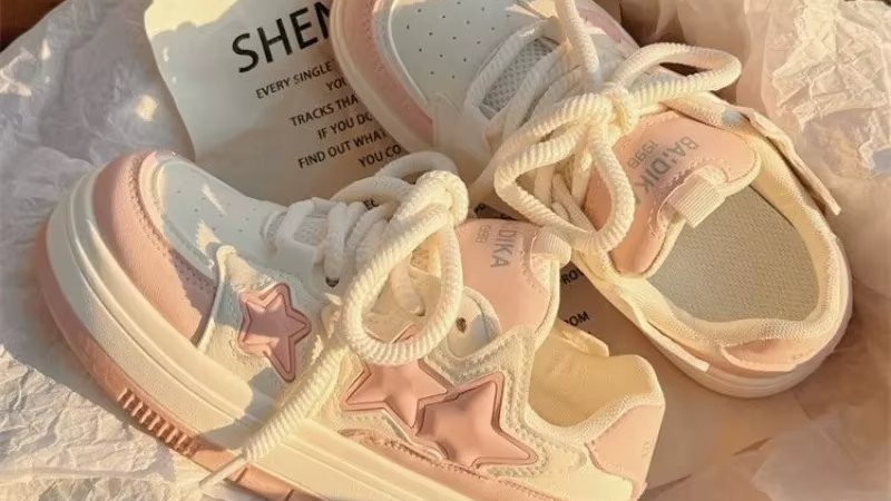 KumailKa6155886's tweet image. 👟 Kawaii Shoe Alert! 👟
Get these 2024 New Korean Kawaii Pink Platform Sneakers for only PKR 4634.69 (4% off)!
👉 Grab them now: [s.click.aliexpress.com/e/_oDvhswa]
#KawaiiFashion #SpringShoes #AliExpressFinds