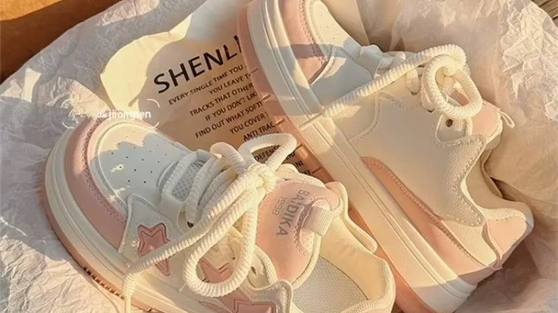 KumailKa6155886's tweet image. 👟 Kawaii Shoe Alert! 👟
Get these 2024 New Korean Kawaii Pink Platform Sneakers for only PKR 4634.69 (4% off)!
👉 Grab them now: [s.click.aliexpress.com/e/_oDvhswa]
#KawaiiFashion #SpringShoes #AliExpressFinds