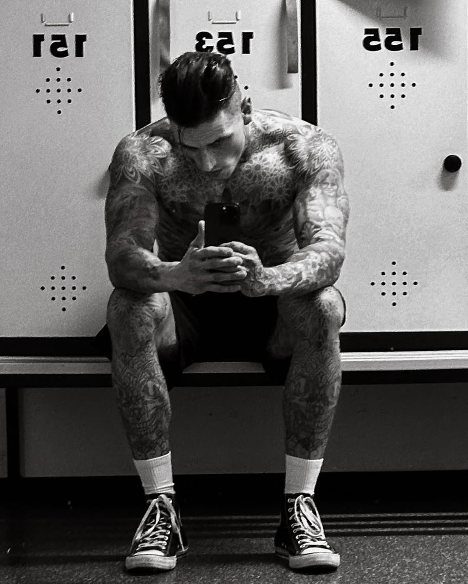 SomberIntent's tweet image. — But I think I can finally say, that vicious cycle was over when you 𝙨𝙢𝙞𝙡𝙚𝙙 at me.