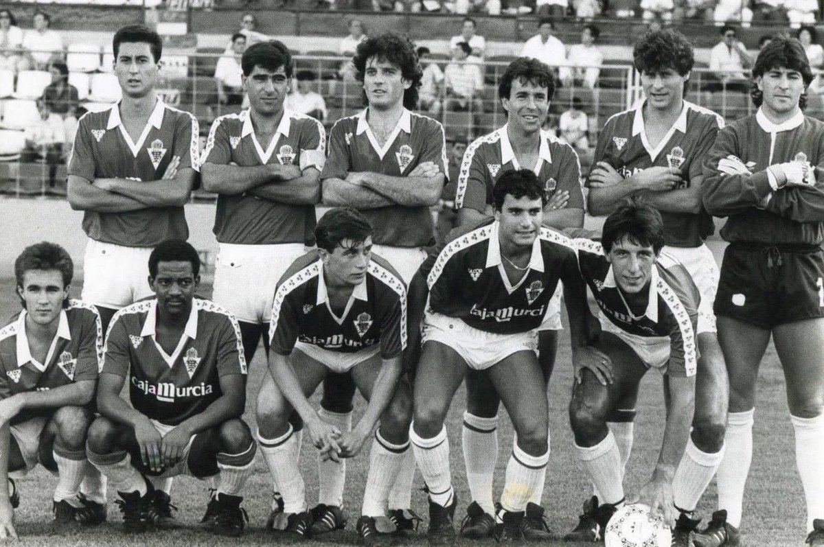 olympia_vintage's tweet photo. #RealMurcia 1986/87.

Herrero, Miguel Sánchez, Parra, Delgado, Tendillo, Bergara.
Tomy, Timoumi, Eugenio, Manolo y Juanjo. https://t.co/bH9RPCDoVB