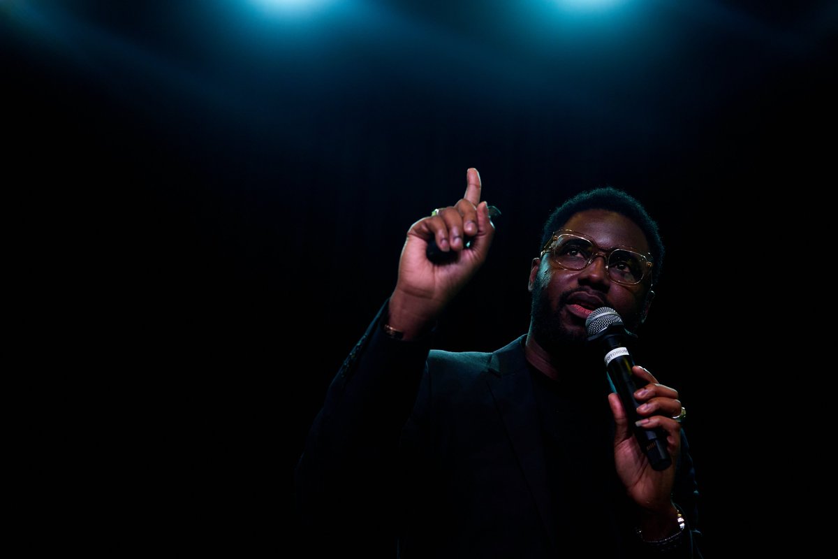 Sublimer la prise de parole en public !

L'an dernier, c'est plus de ~10 000 personnes au total qui ont assisté à mes conférences sur la cybersécurité, l'intelligence artificielle et la tech en général.

Merci aux nombreuses entreprises françaises, européennes et africaines qui