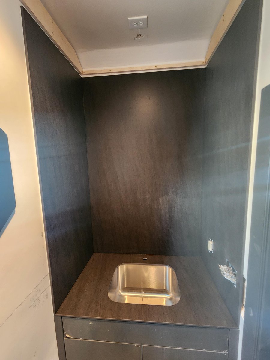 RDMarbleTX's tweet photo. Transform your home with the natural look of granite, without breaking the bank! Our cultured granite products offer a variety of options for any residential application, from showers to countertops. 🛁🚿

Learn more at https://t.co/BXEmfcsS3o

#CulturedGranite #RDMarble #Bath... https://t.co/W6w3ePiNcK