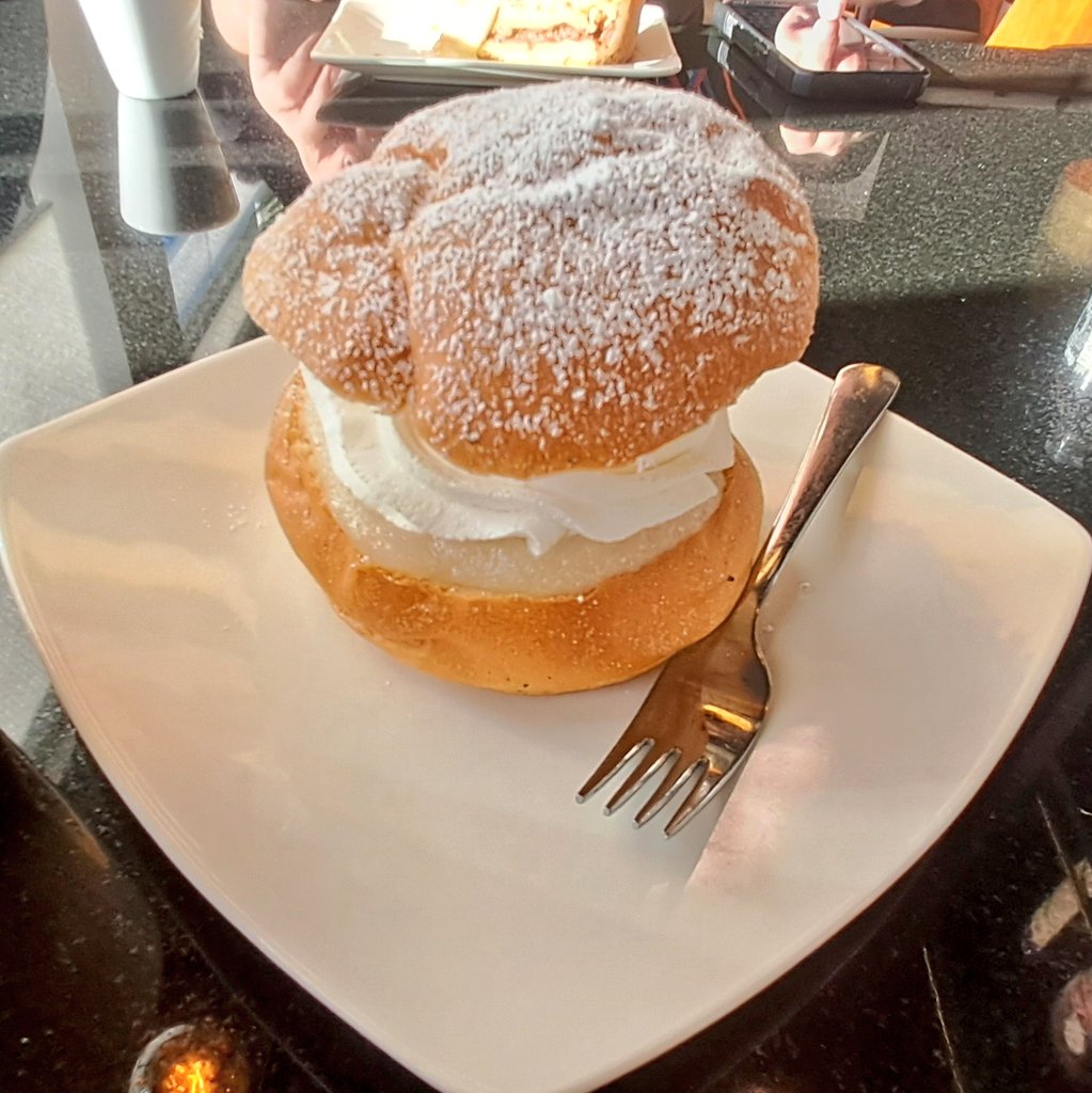 MessierArt's tweet photo. Just tried a semla, it's sooo good 😋 #NFC #NFC2025 #NordicFuzzCon https://t.co/XtAPCeBspi