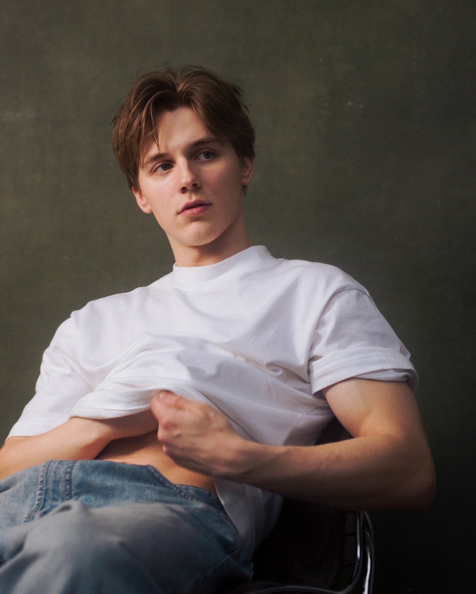 ⠀

                                        ✧  

⠀ ⠀