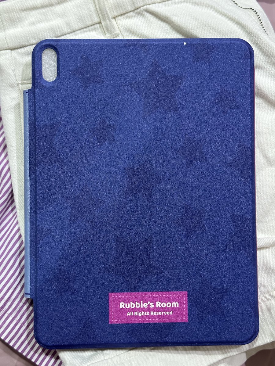wts // want to sell ‼️

rubbie’s room magical notebook magnetic case

for ipad air 4/5
idr 290k

bisa oren 🍊
🏡 jkt, ina

#zonauang #zonajajan