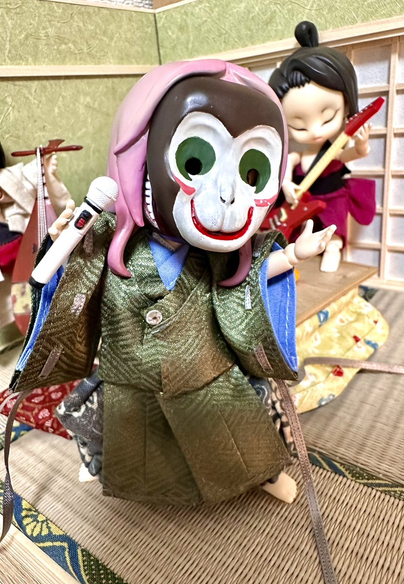 undo_ctrl_z's tweet photo. いぬおーおちびさん、面があるからお口とお目々が一緒に映る角度がめ���ゃ限られているのだけど、今日は奇跡的にすこーし写っていた！
左目の穴のところに微妙に赤いアイが見えているのです…
ちょっとうれし https://t.co/BwyWM8t1uy