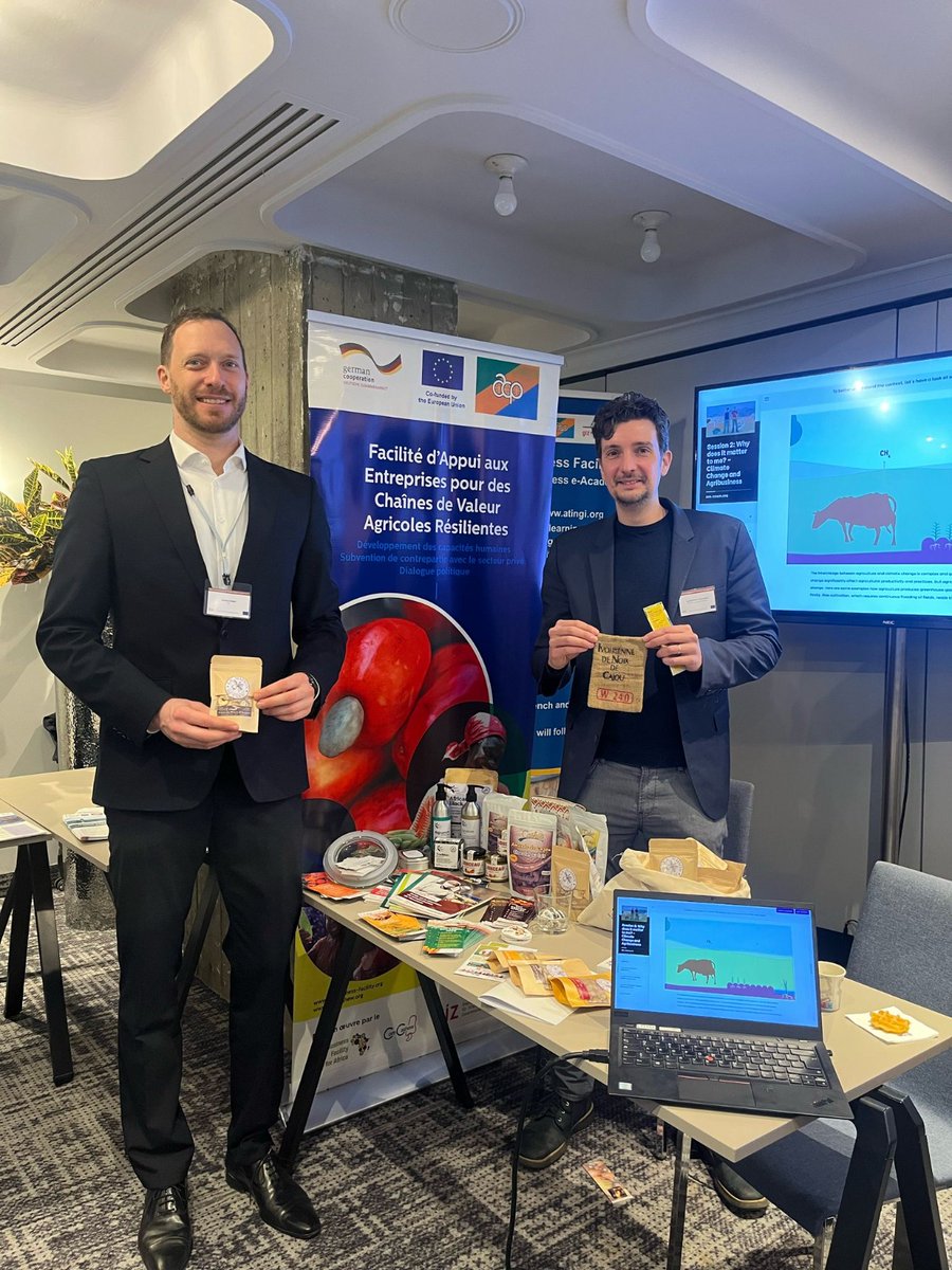 ComCashew tweet media