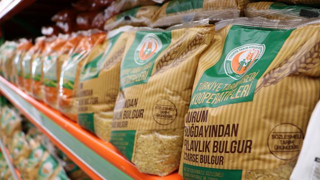 Türkiye Tarım Kredi Kooperatifleri (Tarım Kredi), Ramazan ayı öncesinde 157 üründe indirim yaparak tüm kooperatif market satış noktalarında 15 Mart'a kadar fiyatları sabitledi.

<a href="/trthaber/">TRT HABER</a>