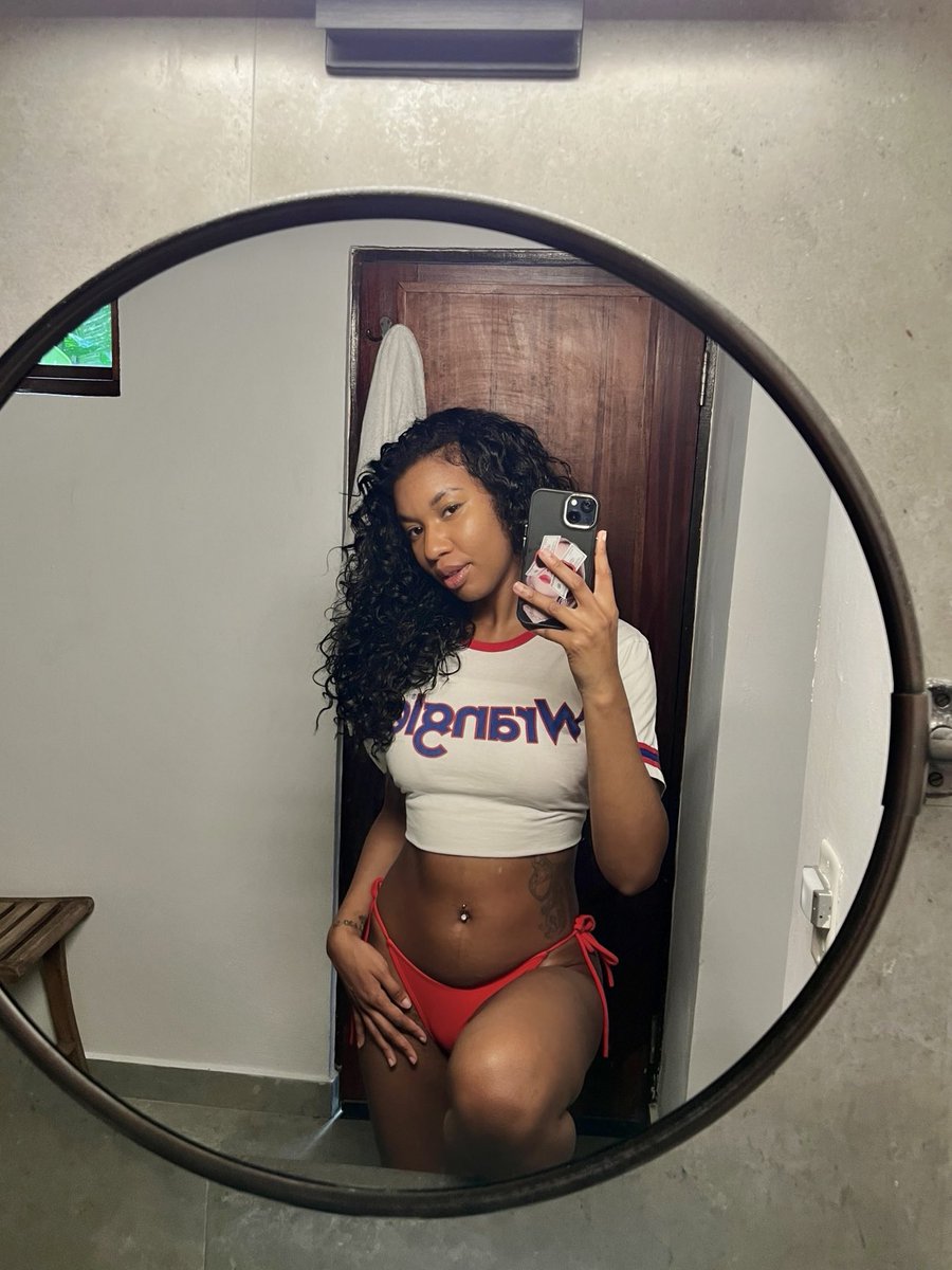 tinyyterror's tweet image. Made you look