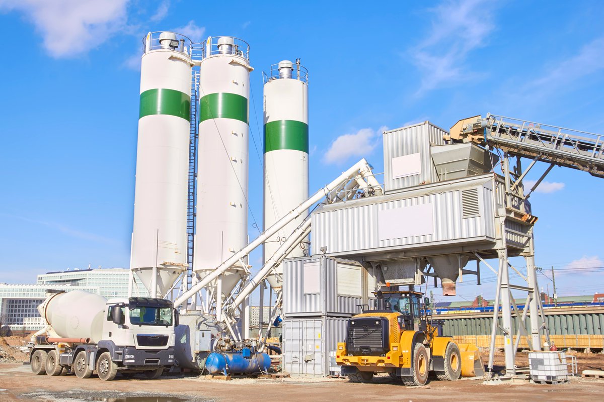 #Concrete is typically designed stronger than required to account for natural variability. By narrowing this gap, we can cut excess material use and save more than 80kg CO₂e per cubic meter of concrete. Learn more: cshub.mit.edu/wp-content/upl…