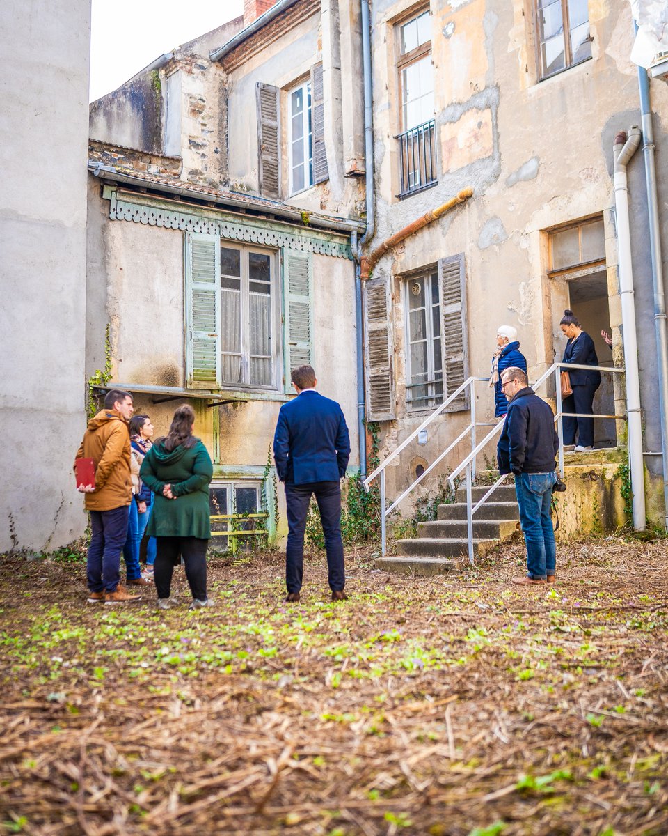 ⚠️ Début des travaux de la future "MAM" à Cusset

Ce bâtiment municipal, qui abritait auparavant le COS de la Ville, est actuellement en cours de réhabilitation par la ville et verra une toute nouvelle MAM à la rentrée 2025.

Pour en savoir plus : bit.ly/4k2kTb0