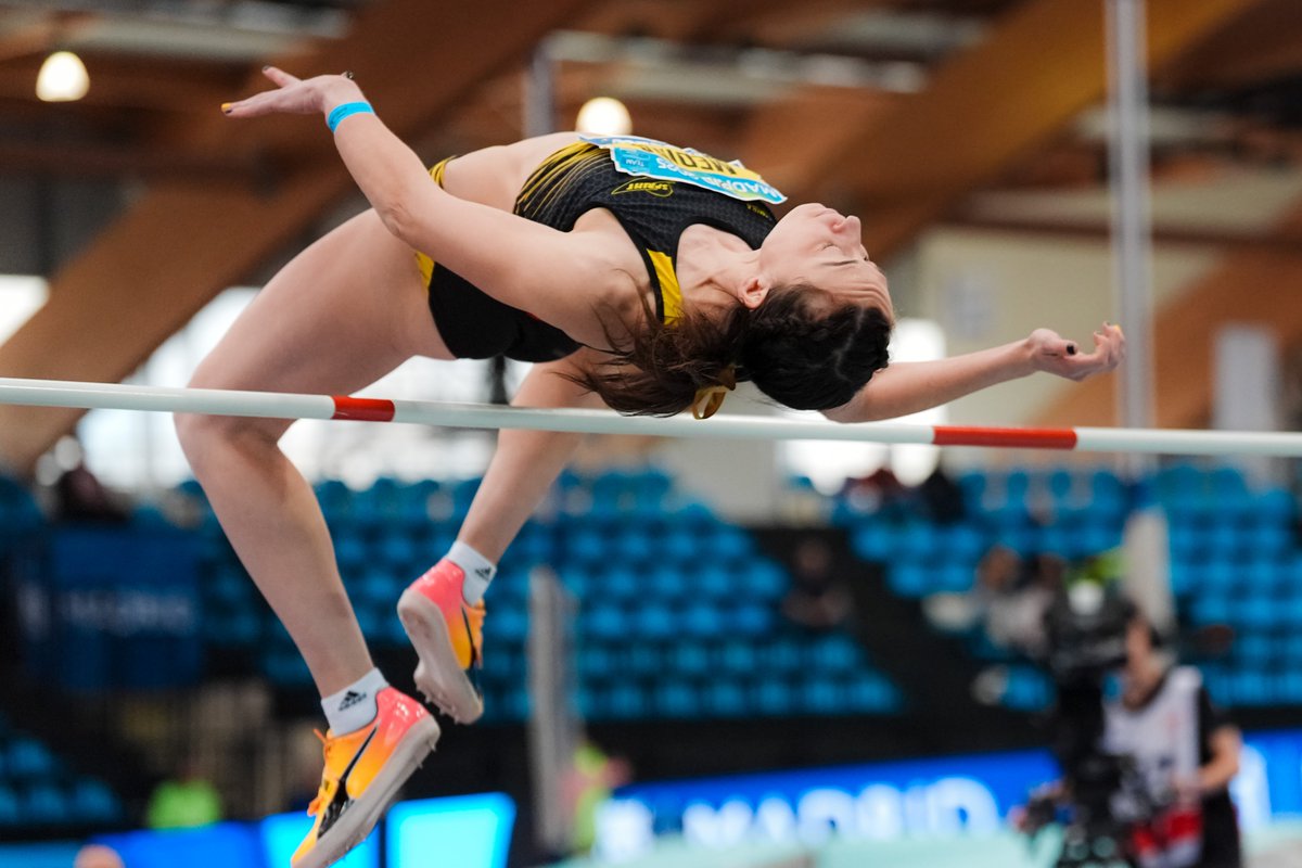 Altura 🚺Pentatlón #CEatletismoST

1ª <a href="/AndreaMedinaBer/">Andrea Medina</a> 1,73 m

Clasificación tras 2⃣ pruebas
1º  <a href="/AndreaMedinaBer/">Andrea Medina</a> 1869 puntos
( a sólo dos puntos de su MP)

📊 bit.ly/3CPK6F5
📺 <a href="/teledeporte/">Teledeporte</a>
📺 Multipantalla (concursos) 🔗 bit.ly/417wL30