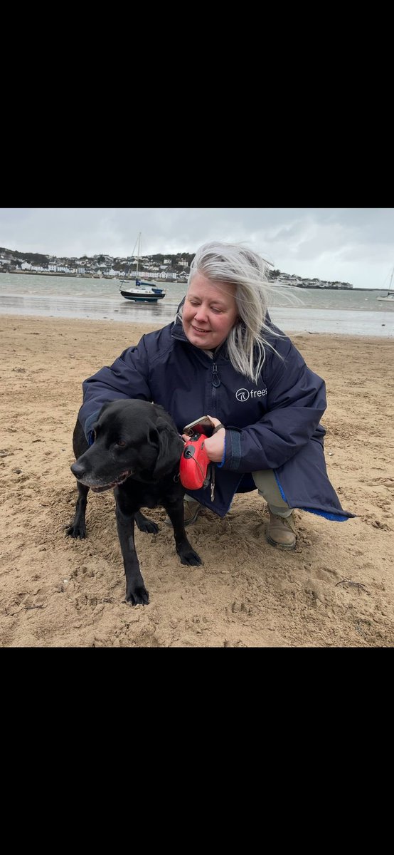 My beautiful Lola has had her last walk on the beach and gone over the rainbow bridge. Heartbroken 💔