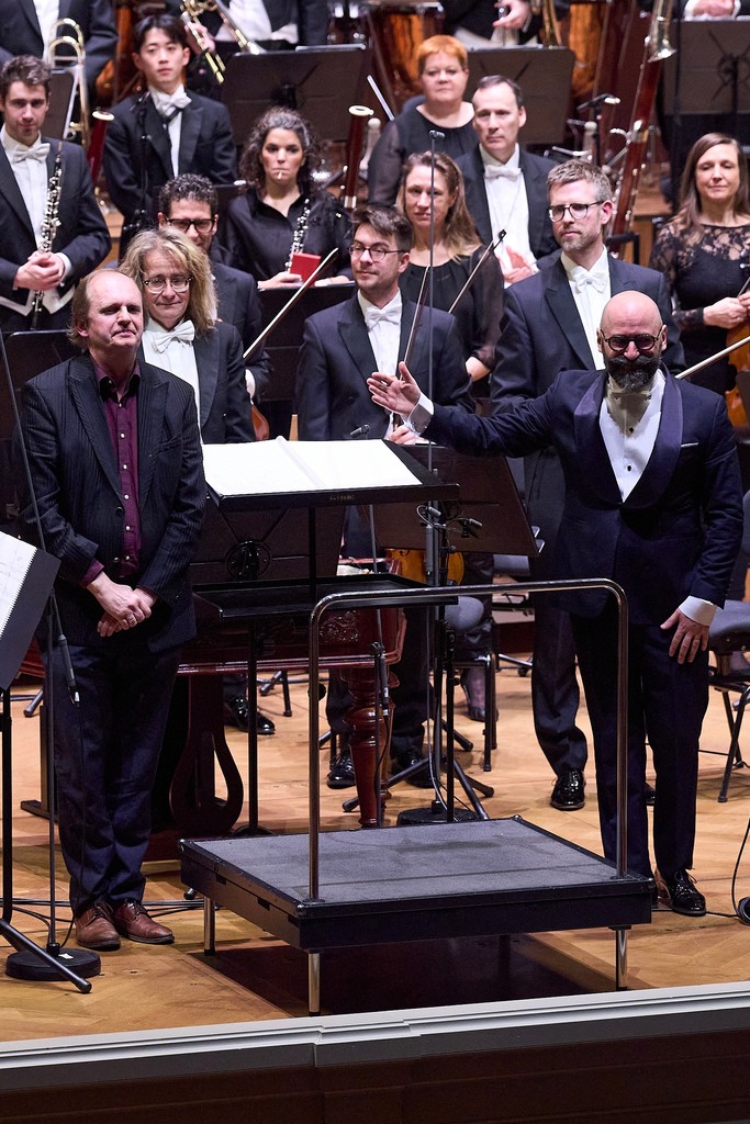 Sinfonieorchester Basel feierte 150 Jahre Ravel! Bertrand Chamayou begeisterte mit Ravels G-Dur-Klavierkonzert. Pierre Bleuse &amp; das SOB liessen Chausson erstrahlen. Premiere: Treibers Relations mit Cimbalom als klanglicher Brücke. SRF2 Kultur sendet das Konzert am 6.3., 20–22 Uhr