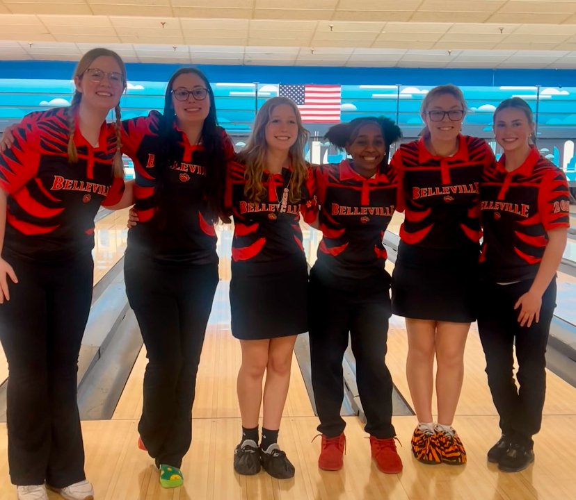 Congratulations to the Belleville Boys and Girls Bowling Teams.  Both punched their ticket to the MHSAA State Finals today!  The Girls finished as Regional Runner-Ups and the Boys brought home some hardware as MHSAA Regional Champions!  Good Luck at States!  Go Tigers!
