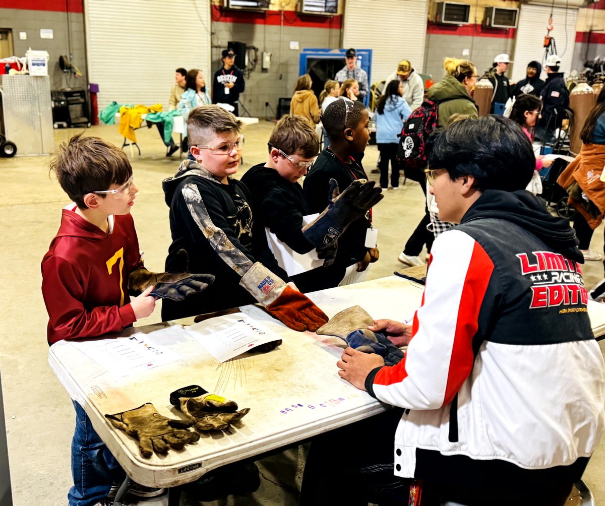 During Career Week, all SISD 3rd graders explored our CTE programs at SHS! Through hands-on activities, they discovered career pathways, engaged with students and teachers, and sparked big dreams for the future. The excitement was contagious! #CultivatingExceptionalPeople