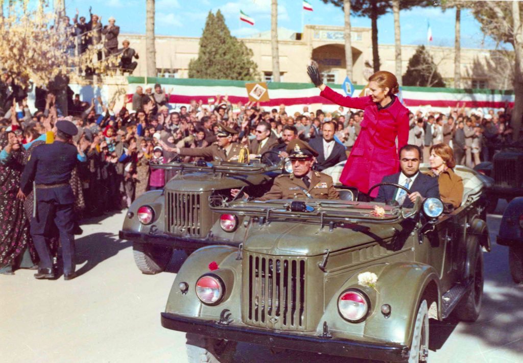 Restitutor_Iran's tweet image. The Queen & Mother of Iran @ShahbanouFarah has always represented Iran with dignity & grace, & from the beginning has sought the very best for Iran & Iranians, which continues to this very day.
The people of Iran love you & can’t wait to welcome you back ❤️