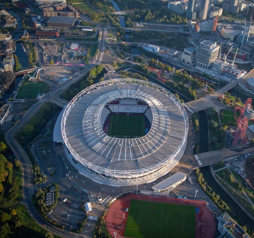 PopTingz's tweet photo. Rihanna is reportedly planning a residency at London’s West Ham Stadium, with up to six potential dates between July 4th and 12th.  (Via The Telegraph) https://t.co/tuRmw9Svxv