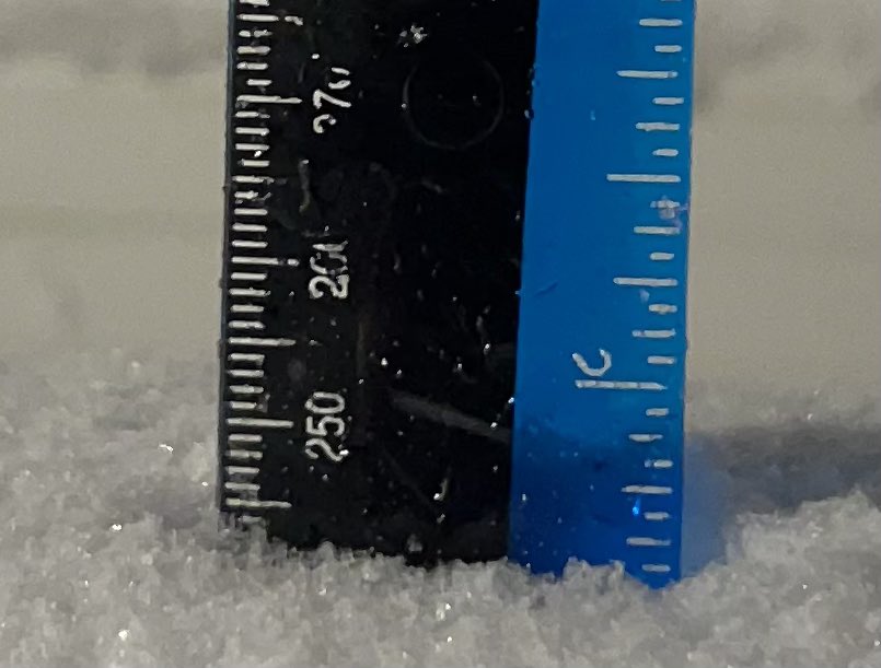 Snow in Paradise as of  6:30pm.  24.3 cm and 13.0 mm water equivalent from my heated rain cone (2.8 cm accumulation in the last hour) seems to be easing off.  #NLwx @ECCCweatherNL