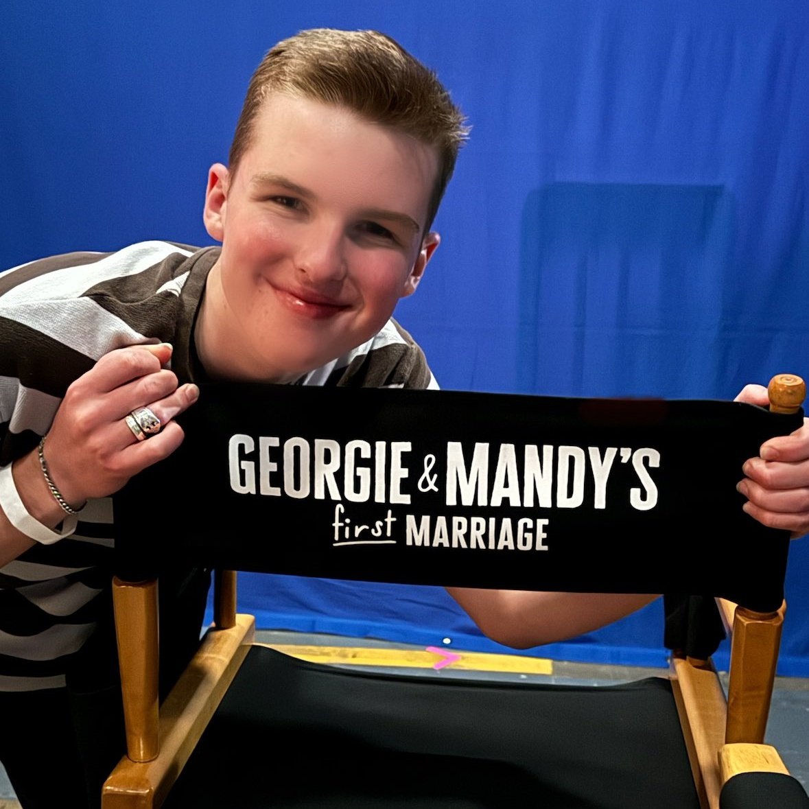 youngsheldonbra's tweet photo. Mary, Missy, Connie, Dale e até o pai George Cooper já fizeram uma participação em Georgie &amp; Mandy’s First Marriage, agora só falta nosso querido Sheldon Cooper. https://t.co/jHUiUdi6B9