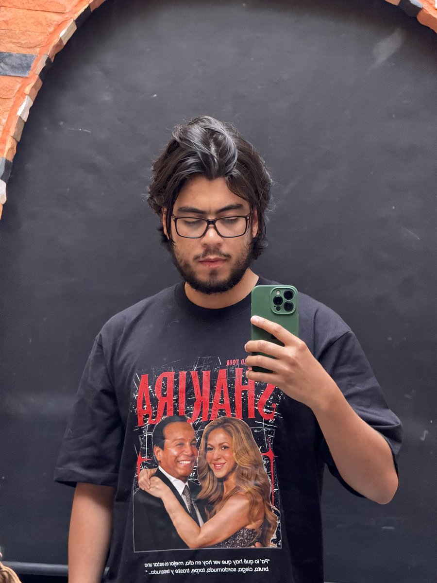 stivenarang's tweet photo. vendo esta camiseta, talla L, nueva, domicilio gratis en Medellín por favor RT https://t.co/4U5n3fIOqn