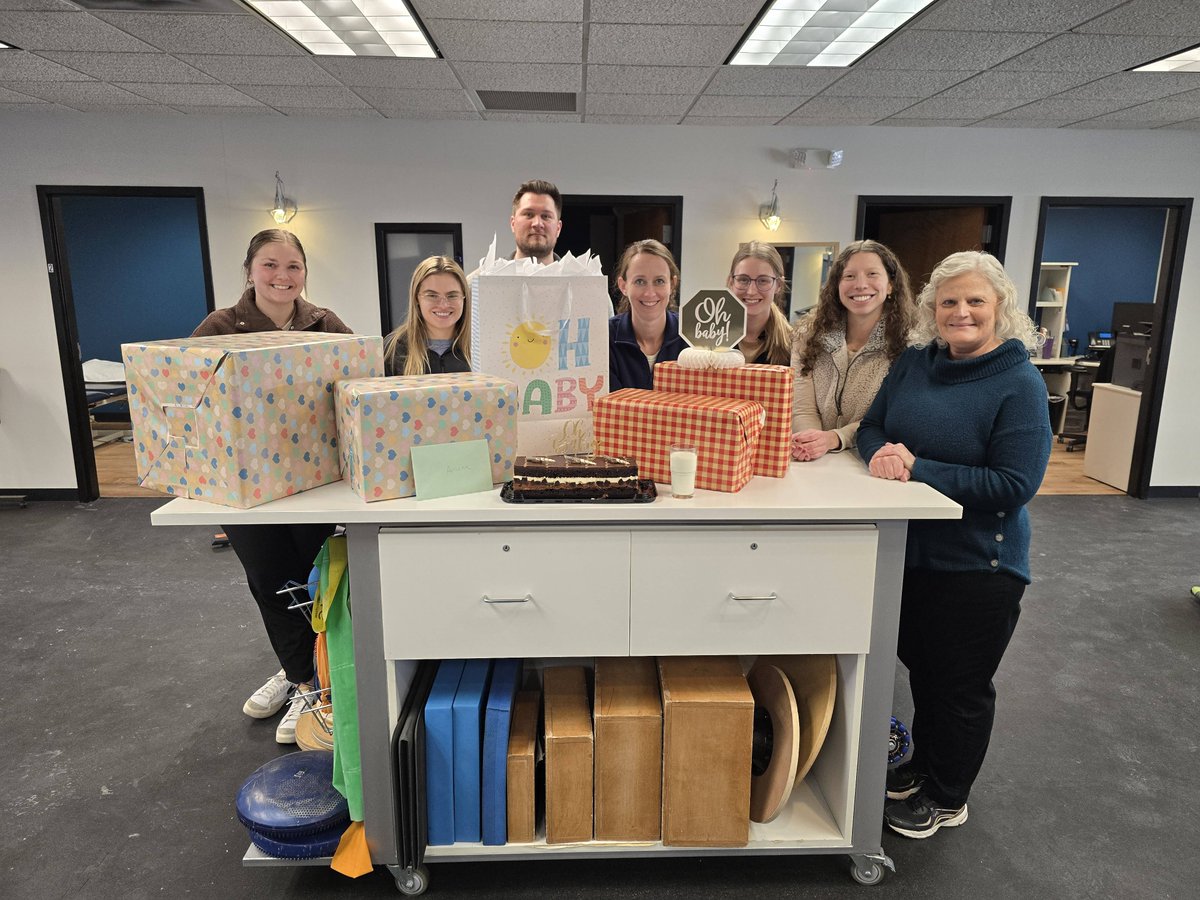 wefixmovement's tweet photo. This week, we celebrated Ariana and her soon to be bundle of joy with some gifts and chocolate cake! https://t.co/CXpjGAP9Mc