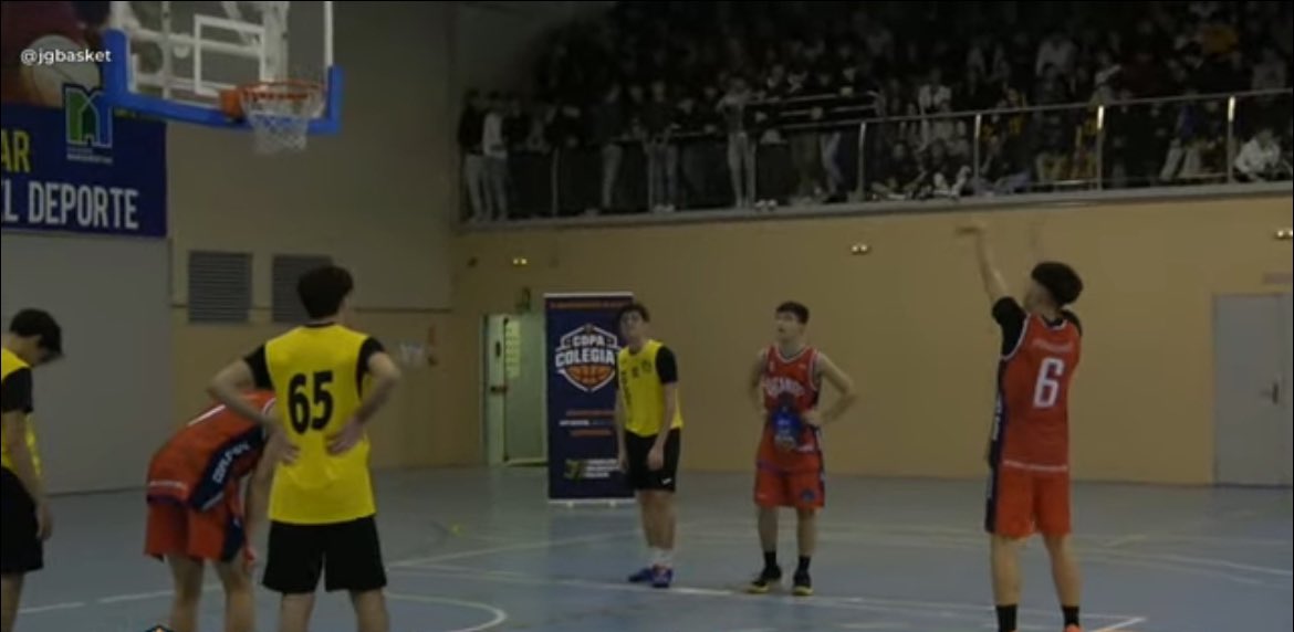 👏🏻🏀¡Doble victoria! 

Nuestros equipos femenino y masculino logran su clasificación para los octavos de final de la <a href="/CopaColegial/">𝘾𝙤𝙥𝙖 𝘾𝙤𝙡𝙚𝙜𝙞𝙖𝙡</a> 

🏀Ronda femenina
<a href="/basketamoros/">Baloncesto Amorós</a> 39
<a href="/Arcangeldeporte/">Club deportivo</a> 61

🏀Ronda masculina 
<a href="/basketamoros/">Baloncesto Amorós</a> 52
<a href="/colegioarcangel/">Colegio Arcángel International School</a> 75

🙌🏻¡Enhorabuena!🙌🏻

#UnaCopaDe10