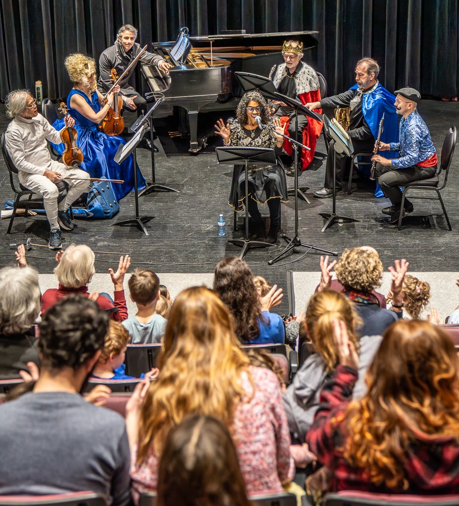 🎶 Bring your little ones for a magical musical adventure!

On March 22, the Guelph Symphony Orchestra presents The Spider and the Magic Drum—a West African fairy tale set to music by Samuel Coleridge-Taylor and narrated by Kween. 🕷️🥁

🎟️ -> riverrun.ca/whats-on/kinde…
