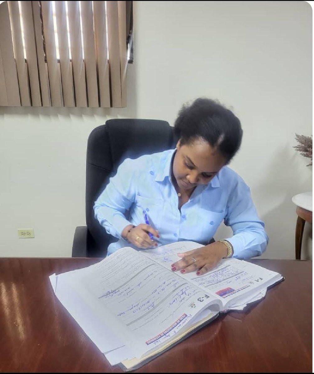 7_kalfou's tweet photo. La Directrice Générale du Fonds National de l'Éducation (FNE), Mme Sterline Civil, a annoncé sur son compte X, avoir déclaré son patrimoine ce vendredi 20 février 2025, en conformité avec la loi du 12 février 2008. Elle affirme ainsi sa volonté de faire de la transparence une priorité durant son mandat et de promouvoir une gestion exemplaire au sein de l'institution.#KALFOUINFO7