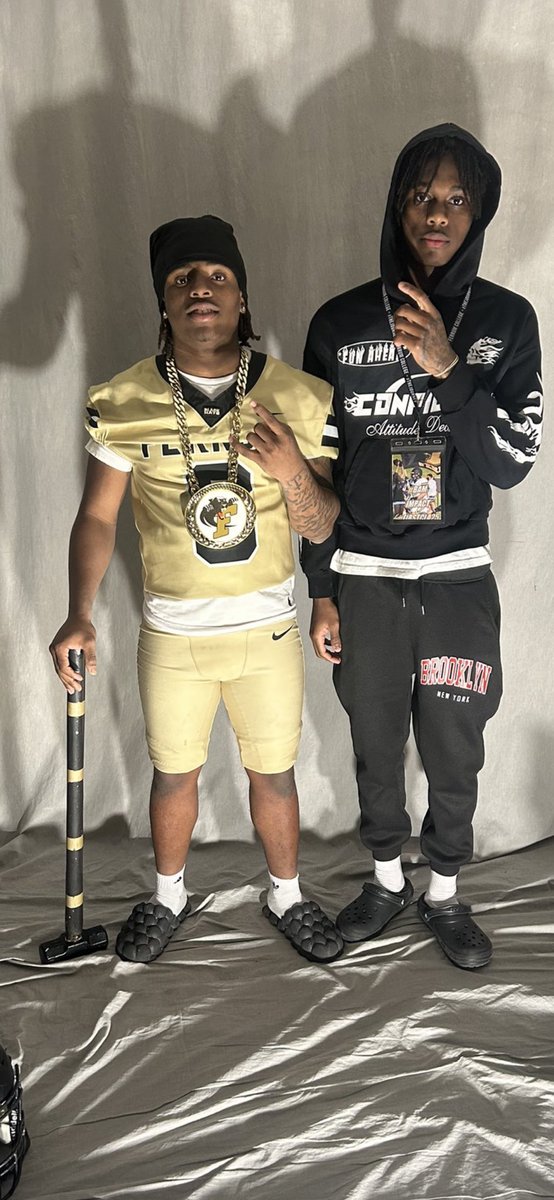 Im very thankful for the OV with ferrum’s coaching staff and players I really liked the atmosphere #Isthishome? 👀<a href="/coach_J_Santi/">Jesse Santiago</a> <a href="/FerrumFootball/">Ferrum Football</a> <a href="/coach_ksherman/">Kevin Sherman</a> <a href="/thetruAK/">Coach AK</a> <a href="/Coach_AjHopke/">Aj Hopke</a>