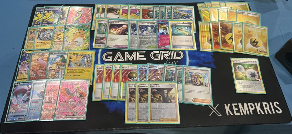 An unfortunate round 9 set leaves me just short of day 2 going 6-3 with the Mid Don. Shout out to <a href="/GameGridLive/">GameGridLive</a> <a href="/mattsPoKeTweets/">matt’s PokeTweets ➡️ VEGAS BBY 🇺🇸</a> <a href="/ZanderBennett/">Zander Bennett➡️YYZ, MID?, LHR?</a> 
Mirror LL
Pult WLL
Archaludon WLW
Lugia WW
Archaludon WW
Archaludon WW
Ceruledge LWW
Lost box WW
Pult LL