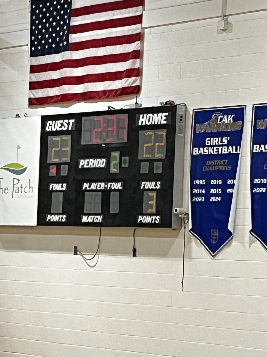 Time out on the floor! Seahawks take the lead with a huge 3 from the rookie Sloane Colter! #SBABasketball #Regions