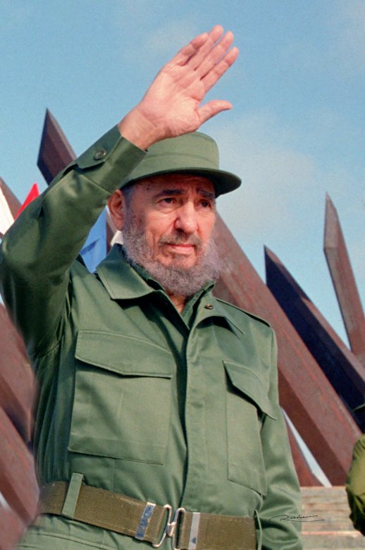 #AnapCuba #Fidel (...) este es un momento de definiciones para todo el que en el mundo se llame revolucionario, para todo el que en el mundo se llame progresista, para todo el que en el mundo se llame amante de la paz”. #UnidosPorCuba