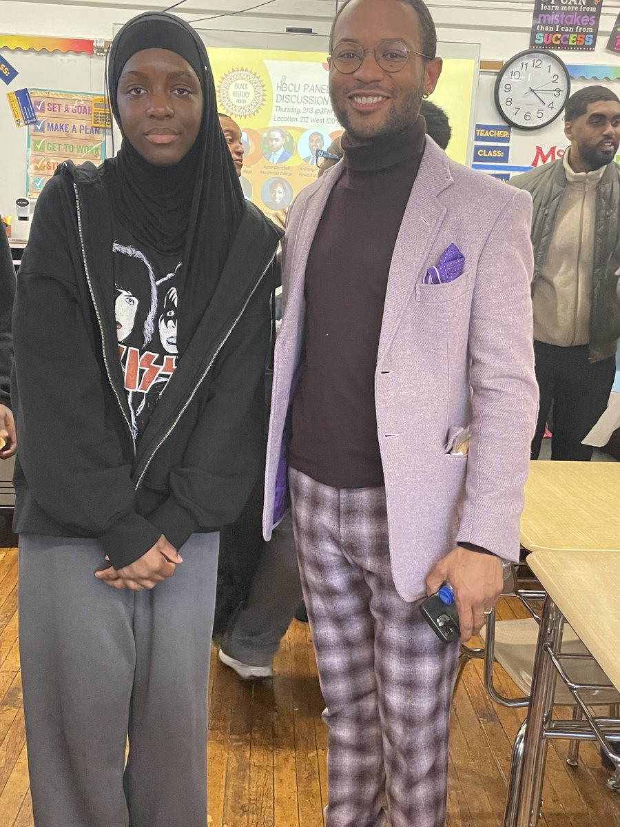 DemocracyPrep's tweet image. This Friday, we&apos;re flashing back to an incredible event hosted by the @dpharlemhigh Civic Team in celebration of Black History Month! Scholars heard from, and engaged with, a panel featuring HBCU alumni.

#hbcu #highschool #democracyprep #collegebound