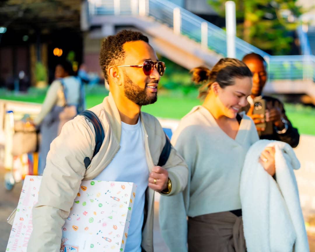 Strongone0's tweet photo. Rwanda + John Legend? This is the ultimate combo. Kigali is safe, beautiful, and now it’s about to be LEGENDARY. We’re ready for the vibes, John! #MoveAfrika @RealJDtuyishime @uwimbabazi_i https://t.co/cXahmRBDZp