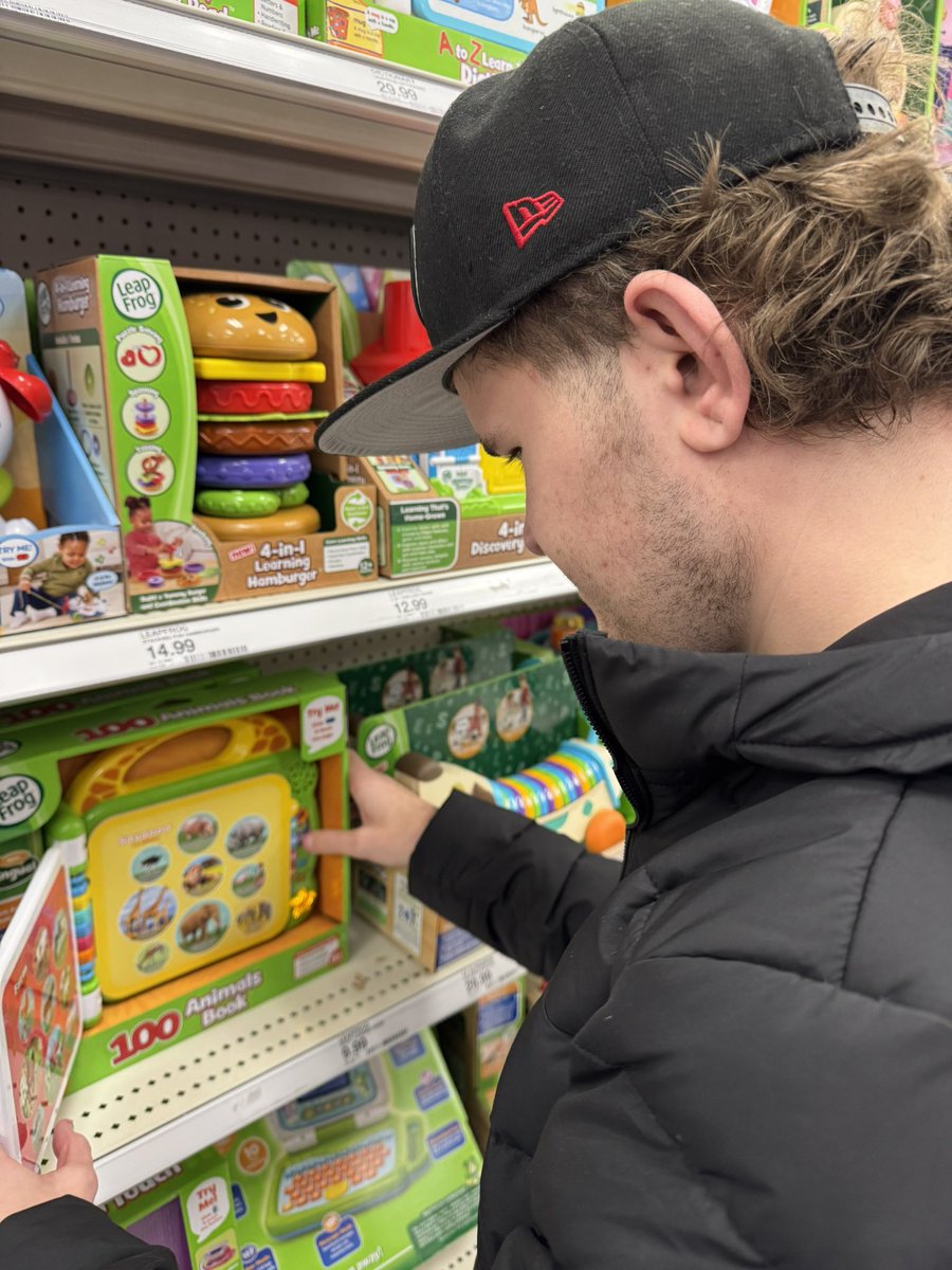 TrueBlueBYU1984's tweet image. Mason has 3 of these types of toys at home…but always plays with them at @Target 😂 #AutismFun 🧩