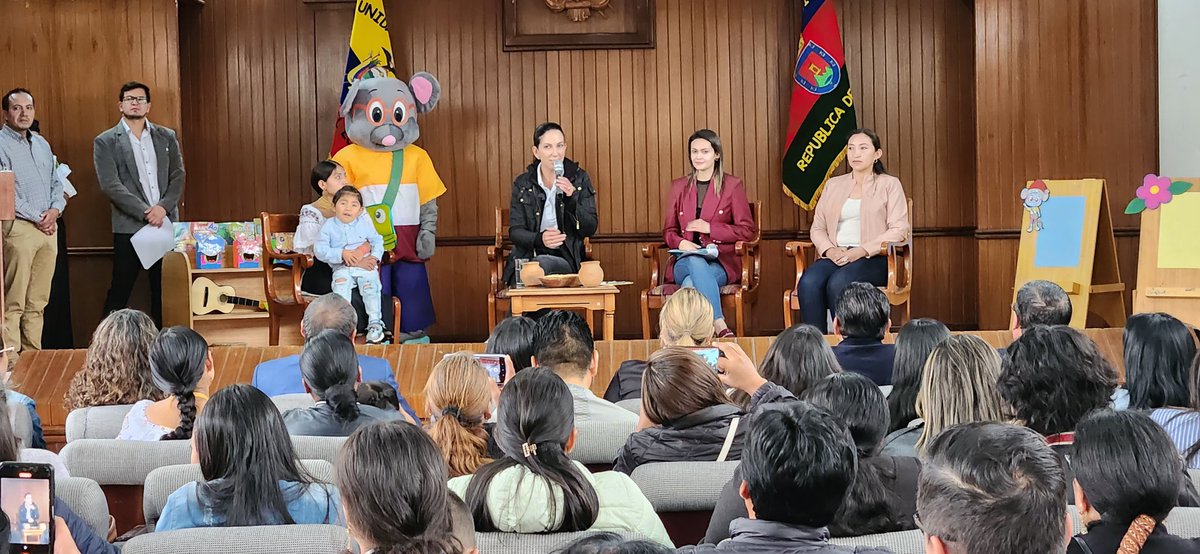📍[OTAVALO]
Participé del conversatorio "El valor de la atención familiar en el nivel inicial"; dirigido por la Ministra de Educación Alegría Crespo y la Subsecretaría de Educación Especializada e Inclusiva, asistieron 200 docentes de Educación Inicial.
#ElNuevoEcuadorResuelve🇪🇨